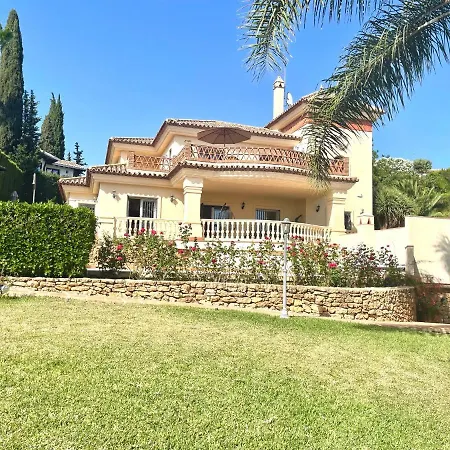 Casa Roca Elviria וילה מארבלה