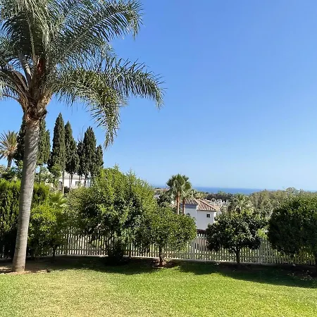Casa Roca Elviria וילה מארבלה