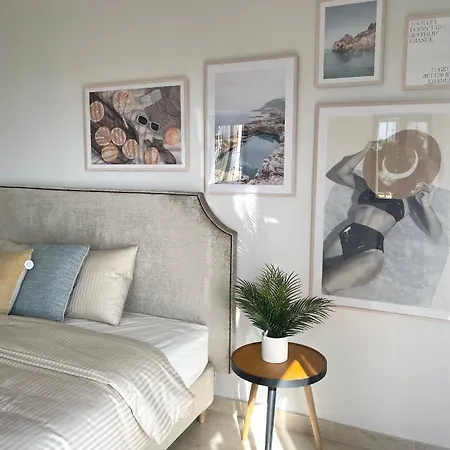 וילה Casa Roca Elviria