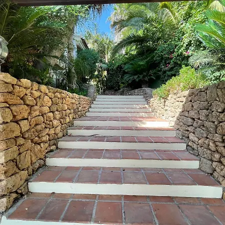 וילה Casa Roca Elviria