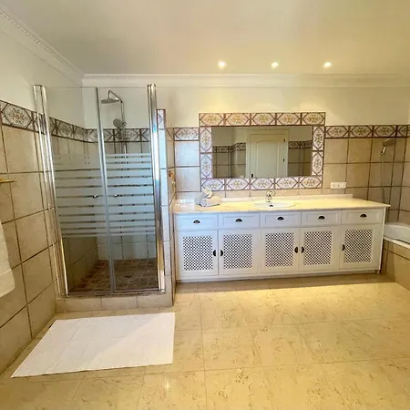 Casa Roca Elviria Villa *